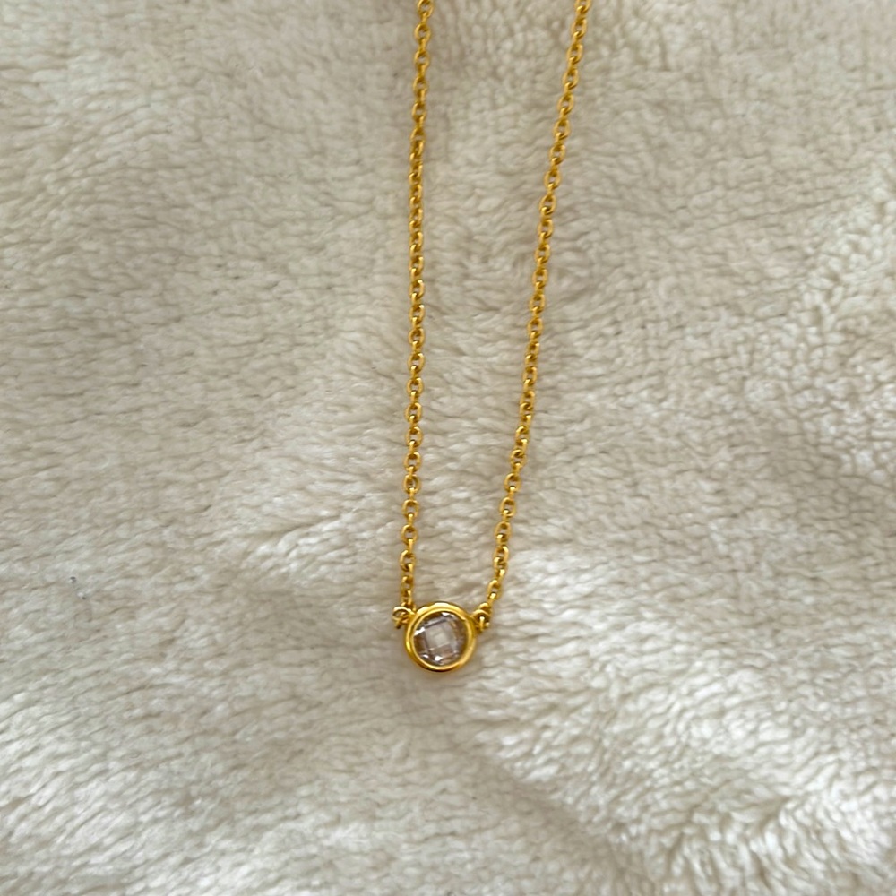 Stella & Dot 15” Floating Crystal Necklace with 2” extender.